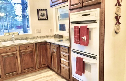 Monument Casa | Peaceful Forest feel 5ac, Comfy 3bd Monument hidden but close, Deer, USAFA 10mi