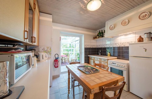 Saint-Benoit-sur-Loire Cama Y Desayuno | Habitaciones tranquilas con jardín y mascotas permitidas