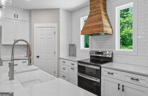 Fayetteville Apartamento | Peaceful gated 2 bedroom & 2 bedroom unit, with private pond access