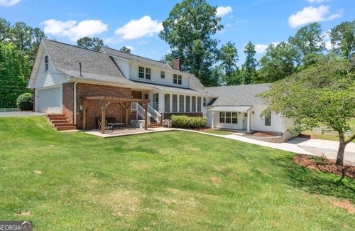 Fayetteville Apartamento | Peaceful gated 2 bedroom & 2 bedroom unit, with private pond access