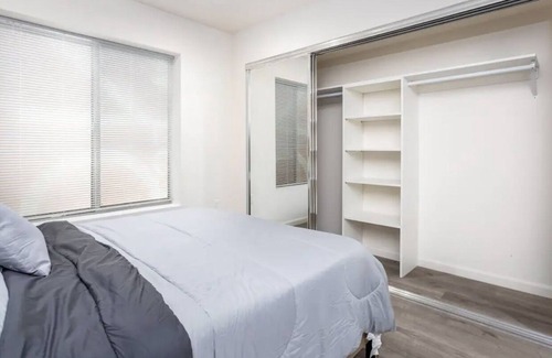 Pico-Union Apartamento | Peaceful Getaway in the Heart of K-Town 2B+2B