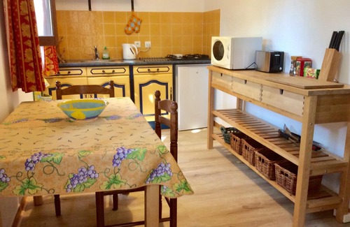 Le Val Apartamento | Peaceful gite with pool in rural Provence ideal for coast and lake visits.