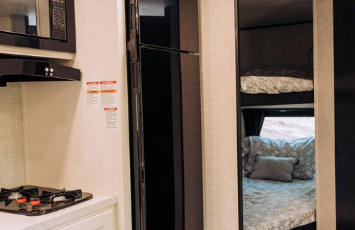 Williamstown Alquiler De RV | Peaceful Glamping in charming Williamstown by Ark Encounter