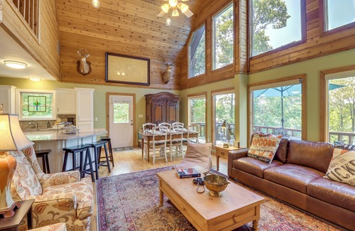 Greers Ferry Cabina | Peaceful Greers Ferry Cabin w/ Deck & Lake View!