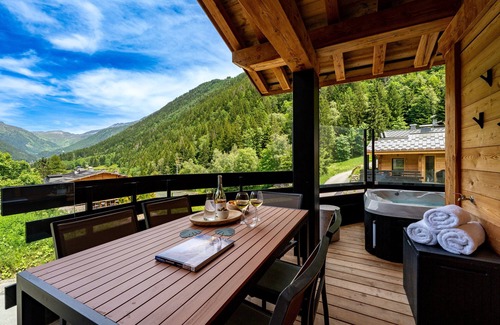 Le Lavancher Chalet De Esquí | Peaceful hamlet + daily pastry delivery & cleaning