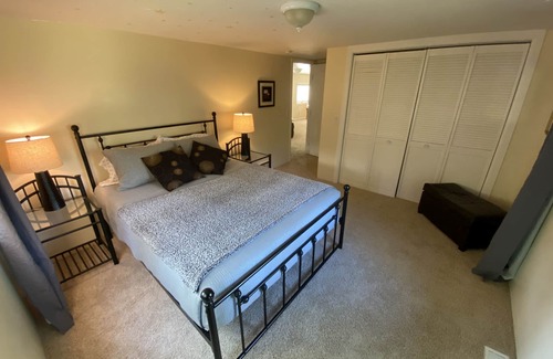 Rimrock Casa | Peaceful half acre rimview retreat.
