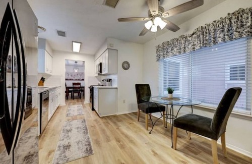 Heritage Park Casa | Peaceful Hideaway with 3 queens