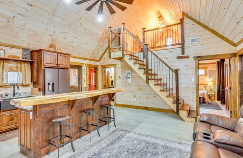 Rising Fawn Cabina | Peaceful Hiker's Hideaway w/ Deck on 1 Acre!