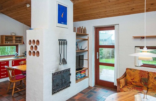 Hvidbjerg Strand Casa | Peaceful Holiday Home in Børkop near Sea