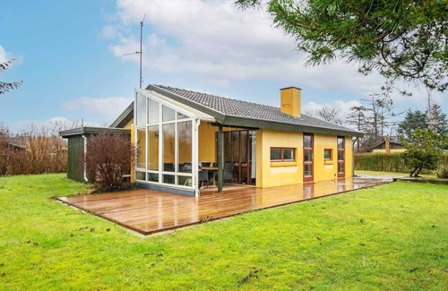 Hvidbjerg Strand Casa | Peaceful Holiday Home in Børkop near Sea