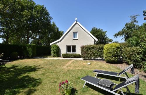 Zonnemaire Casa | Peaceful Holiday Home with Garden