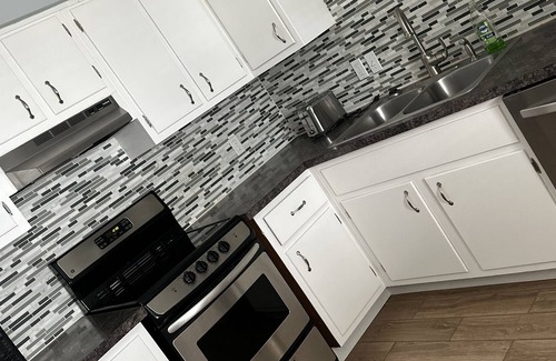 Lansing Apartamento | Peaceful home away from home!
