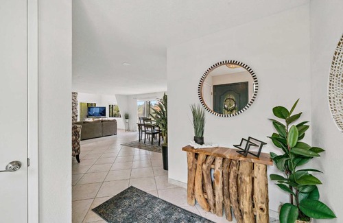Loomis Casa | Peaceful Home on Acreage, Walk to Folsom Lake