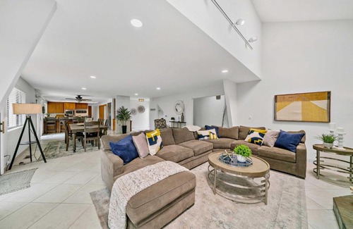 Loomis Casa | Peaceful Home on Acreage, Walk to Folsom Lake