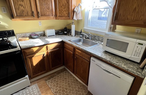 Lambertville Casa | Peaceful home on the NJ Delaware canal tow path, blocks away to town.
