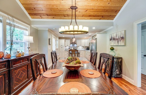 Rome Casa | Peaceful Home w/ Porch & Yard, 5 Mi to Rome!
