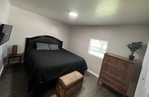 Pampa Casa | Peaceful Home with King Bed