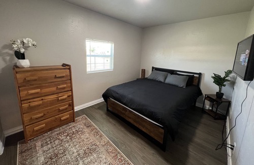 Pampa Casa | Peaceful Home with King Bed