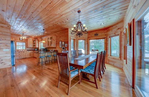 Ferguson Cabina | Hermosa casa de montaña, WiFi, mesa de billar, bañera de hidromasaje, cerca de Boone