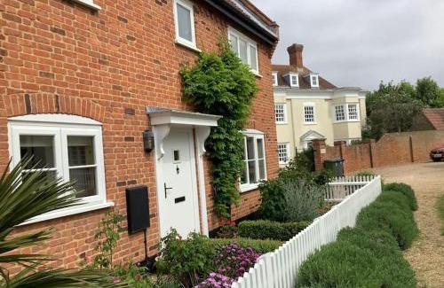 Aldeburgh Villa | Peaceful house ideal for dogs lovely location