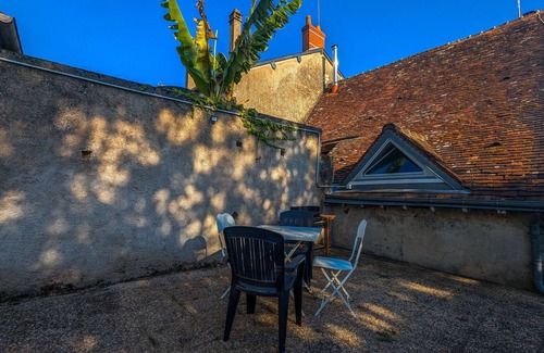 Chateauroux Cabaña | Casa tranquila en Châteauroux con jardín y estacionamiento privado