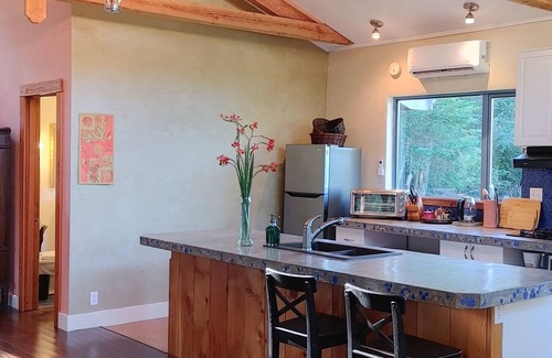 Denman Island Casa | Peaceful Island-style garden filled acreage
