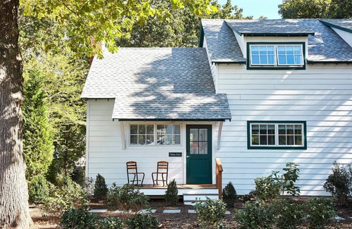Shelter Island Heights Casa | Peaceful Island Stay with Spa, Tennis Court, Seasonal Heated Pool & Watersports