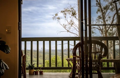 Mudgeeraba Cabina | Peaceful Kookaburra cabin in Mudgerabah, fire pit
