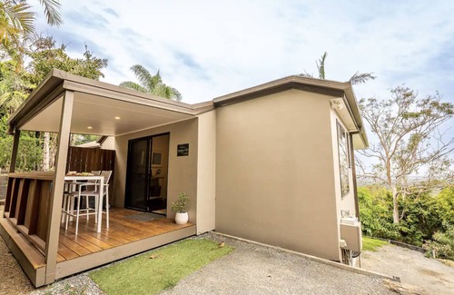 Mudgeeraba Cabina | Peaceful Kookaburra cabin in Mudgerabah, fire pit