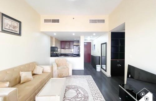 Al Hamra Village Apartamento | Peaceful Lagoon View l 1BR in RAK with Balcony