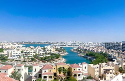 Al Hamra Village Apartamento | Peaceful Lagoon View l 1BR in RAK with Balcony