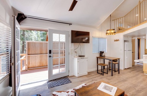 Lake Almanor Peninsula Cabina | Peaceful Lake Almanor Cabin: Fish, Hunt + Hike!