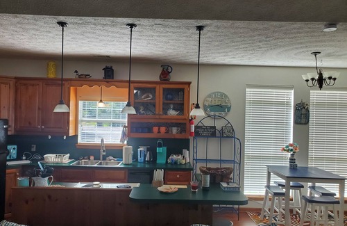 Houston Cabaña | "A Little Secret" Cozy Cottage on Harris Brake Lake w/fishing Dock.Fully Stocked