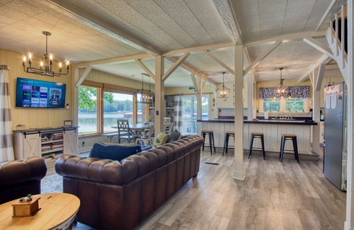 Deedsville Casa | Peaceful Lake House - Brand New Remodel
