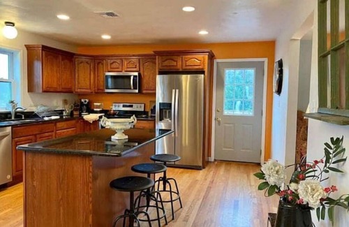 Woodridge Casa | Peaceful Lake House Sauna,Hot tub,& Pool getaway in the Catskills