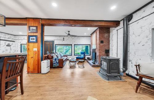 Town of Ledyard Casa | Peaceful Lakefront Getaway on Cayuga Lake cottage