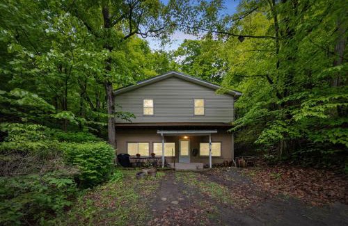 Town of Ledyard Casa | Peaceful Lakefront Getaway on Cayuga Lake cottage
