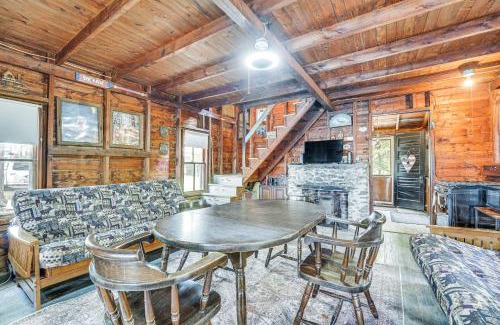 Vassalboro Casa | Peaceful Lakefront Maine Cabin with Sunset Views