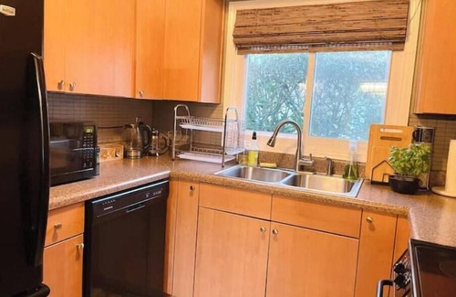 Durham Casa | Peaceful Lakefront Vacation Getaway