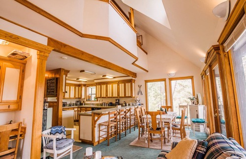 Kalispell Casa | Peaceful Lakehouse Getaway centrally located in the Flathead Valley