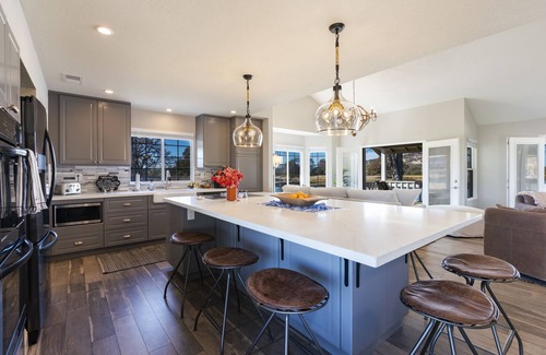 Placerville Casa | Peaceful Lakehouse on Spectacular Vineyard Estate