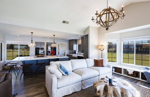 Placerville Casa | Peaceful Lakehouse on Spectacular Vineyard Estate