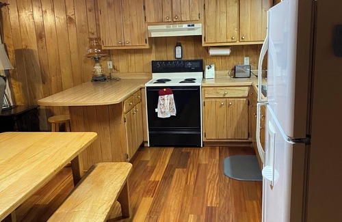 Kelso Cabina | Peaceful Lakeside Cabin