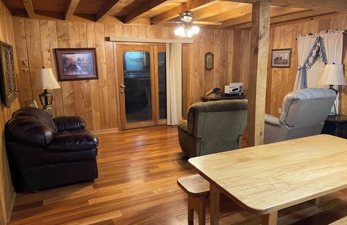 Kelso Cabina | Peaceful Lakeside Cabin