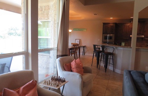 Lytle Casa | Peaceful Lakeside Gem near San Antonio