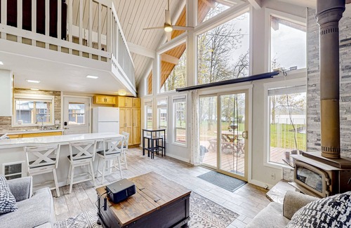 Silver Lake Casa | Peaceful lakeside home with wood-burning fireplace, patio, loft, & washer/dryer
