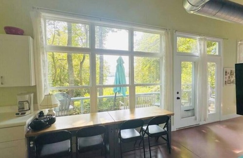 Andersonville Cabina | Peaceful lakeview cabin with private dock & dog run