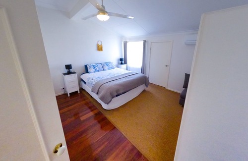 South Carnarvon Casa | Peaceful location close to the Ocean. Short walk to restaurants, shops, bars