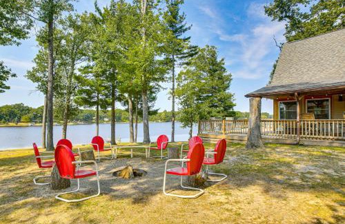 Branch Casa | Peaceful Long Lake Cottage with Deck, Dock and Kayaks!