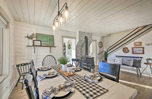 Blue Casa | Peaceful Luna Farmhouse with Wraparound Porch!